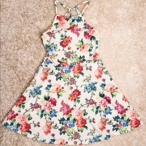 Floral white dress with adorable details